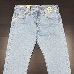 Levi's 501 Jeans 34 x 32 BIG E Straight Leg Light Wash Denim Red Tab 71